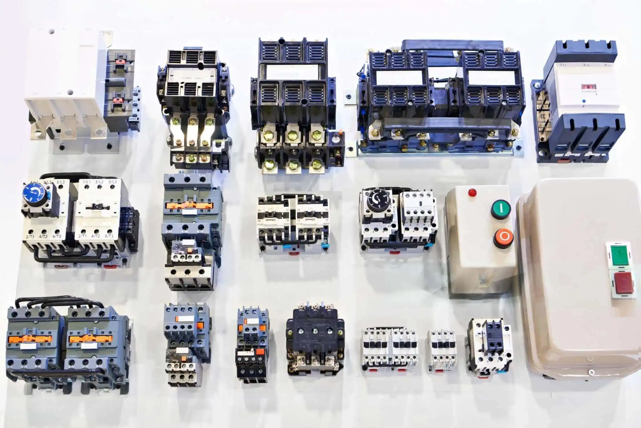 Articles d'électricité industrielle