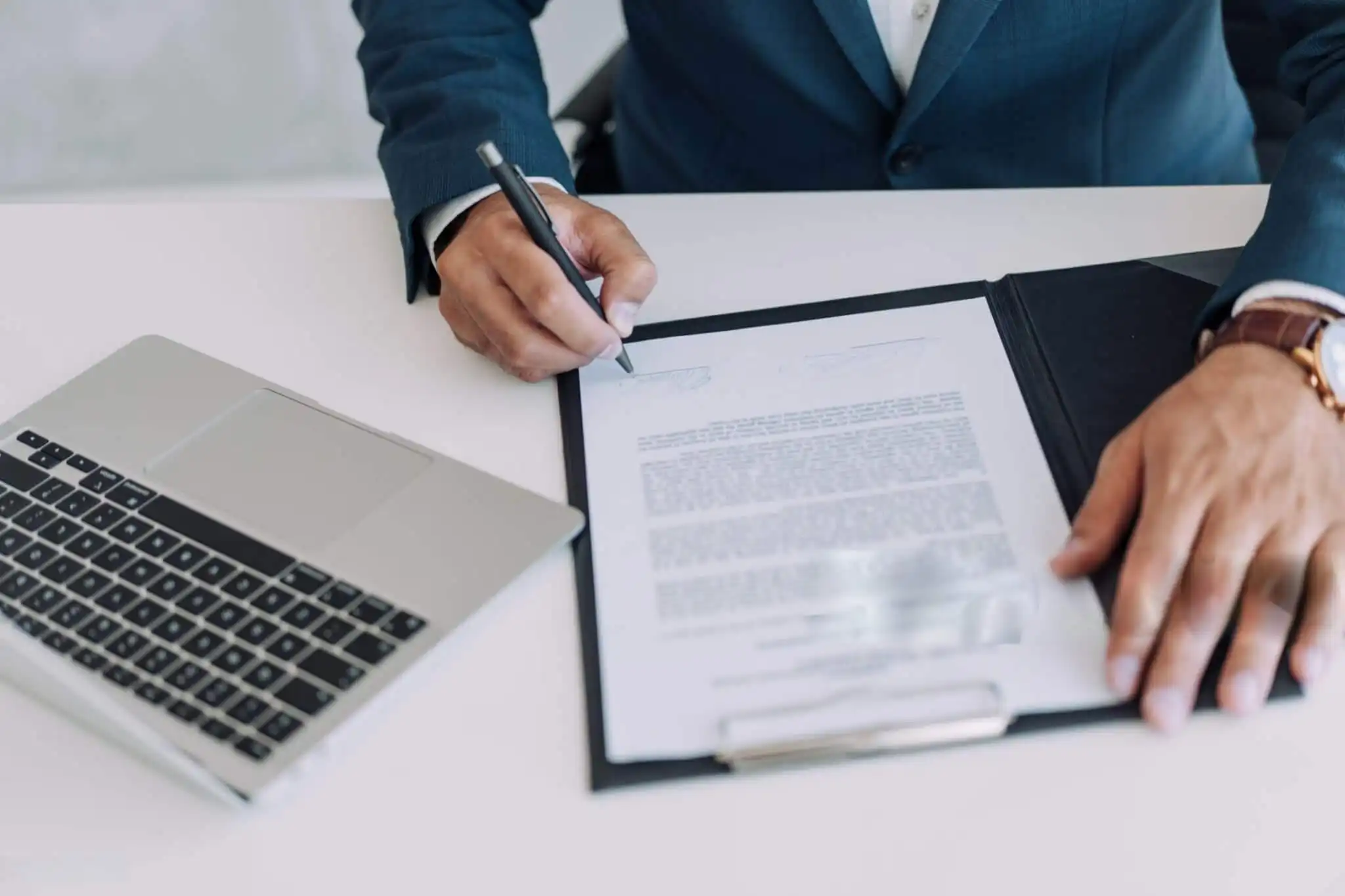 Contrats Personnalisés adaptés selon besoin du client